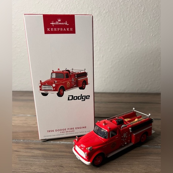 Hallmark 2023 NEW 1956 Dodge Fire Engine #21 Fire Brigade Christmas Ornament - Picture 2 of 11